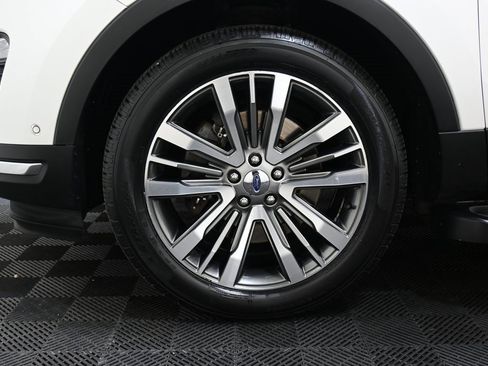 Used 2018 Ford Explorer Platinum image 37