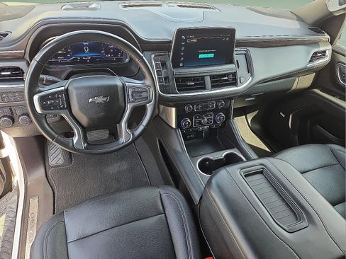 Used 2023 Chevrolet Tahoe Z71 w/ Luxury Package AWD/4WD image 6