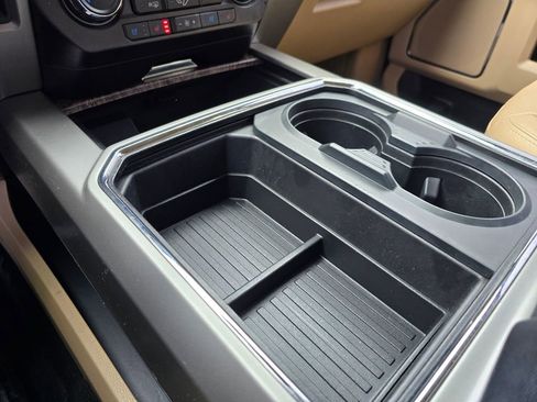 Used 2017 Ford F250 Lariat w/ Chrome Package image 43