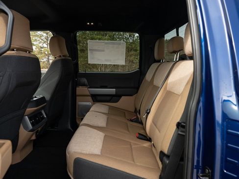 New 2026 Ford F250 XLT w/ XLT Premium Package AWD/4WD image 18