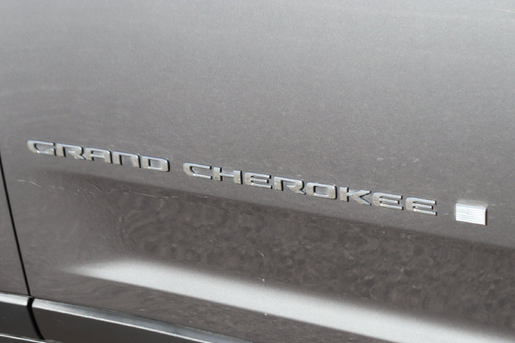 Used 2023 Jeep Grand Cherokee L Limited AWD/4WD image 50