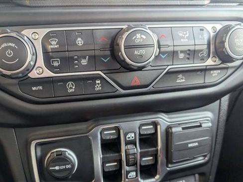 Used 2023 Jeep Gladiator Mojave w/ LED Lighting Group AWD/4WD image 13