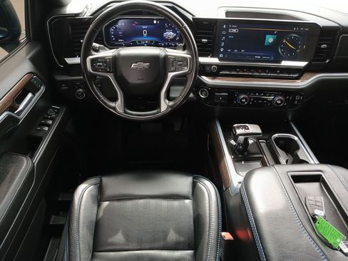 Used 2022 Chevrolet Silverado 1500 RST AWD/4WD image 12