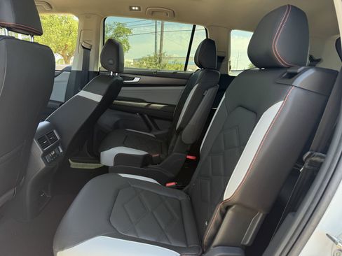 New 2026 Volkswagen Atlas Peak Edition AWD/4WD image 29