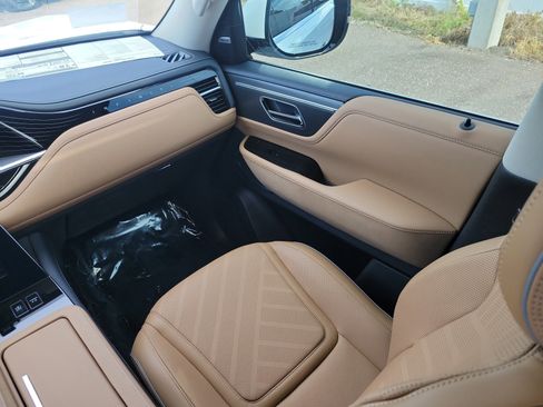 New 2026 INFINITI QX80 Luxe w/ Cargo Package image 14