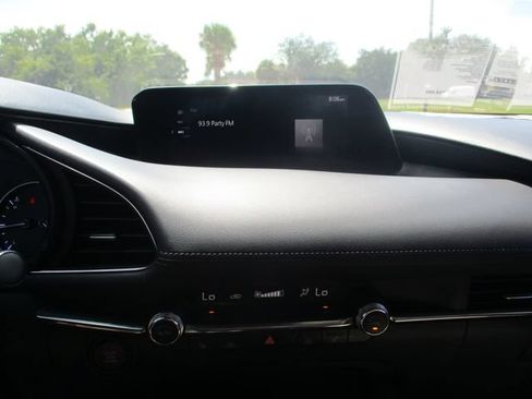 Used 2022 MAZDA MAZDA3 s FWD image 17