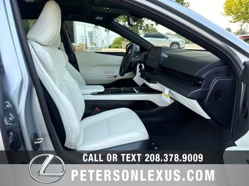 New 2026 Lexus ES 500e AWD/4WD image 12