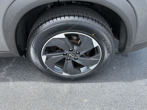 Used 2024 Nissan Rogue SV AWD/4WD image 37