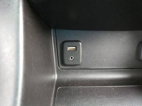 Used 2016 GMC Canyon SLE w/ All Terrain Package AWD/4WD image 13