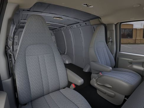 New 2026 GMC Savana 2500 RWD image 18