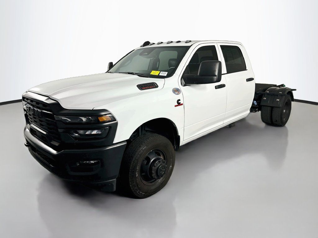 Used 2025 RAM 3500 Tradesman AWD/4WD image 3