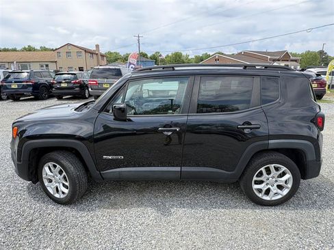 Used 2016 Jeep Renegade Latitude AWD/4WD image 2