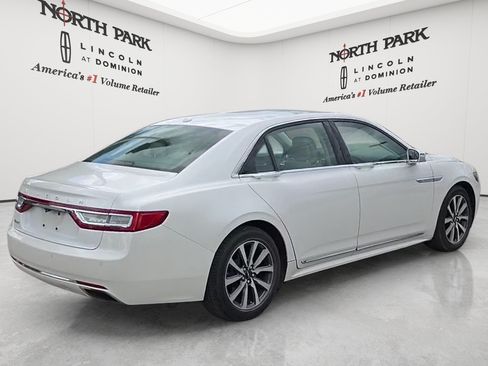 Used 2017 Lincoln Continental Premiere FWD image 5