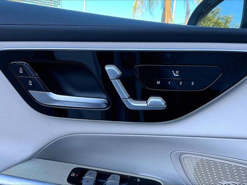 Used 2025 Mercedes-Benz GLC 300 GLC 300 image 34