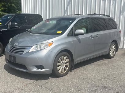 Used 2017 Toyota Sienna LE