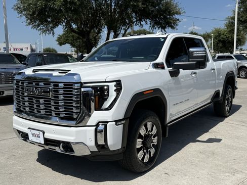 Used 2024 GMC Sierra 2500 Denali w/ Denali Reserve Package AWD/4WD image 9