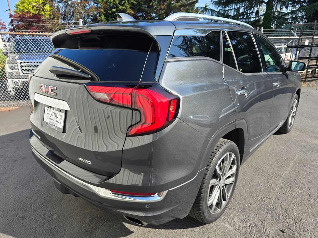 Used 2020 GMC Terrain Denali w/ Denali Premium Package AWD/4WD image 4