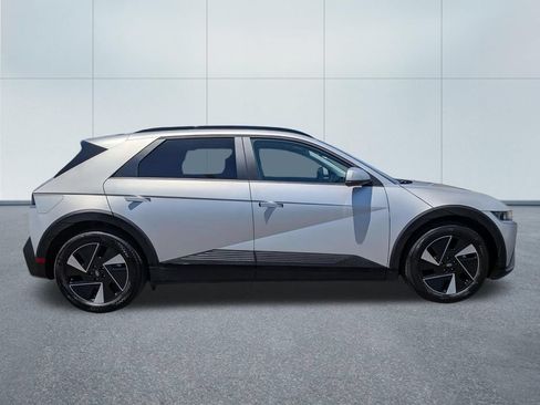 Certified 2025 Hyundai Ioniq 5 SEL RWD image 7