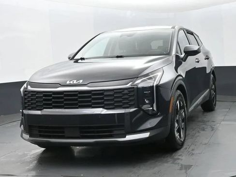 Used 2026 Kia Sportage LX FWD image 1