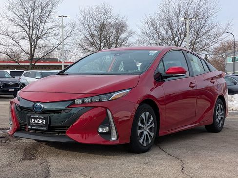 Used 2020 Toyota Prius Prime Limited FWD image 3