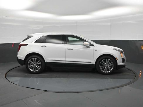 Used 2024 Cadillac XT5 Premium Luxury FWD image 9