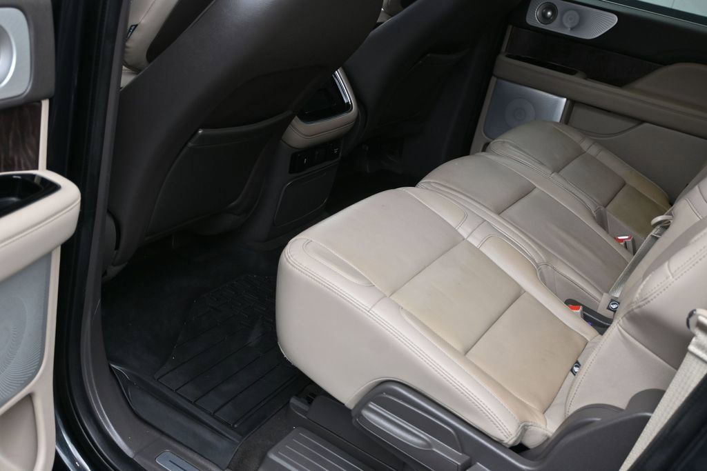 Used 2022 Lincoln Navigator L Reserve AWD/4WD image 12