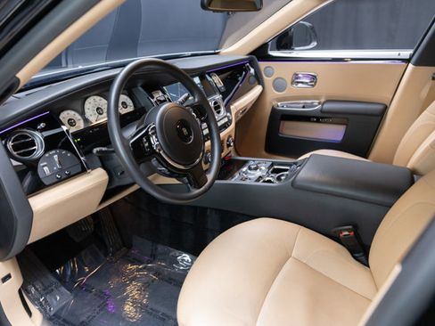 Used 2013 Rolls-Royce Ghost image 47