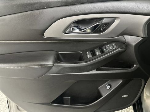Used 2018 Chevrolet Traverse LT AWD/4WD image 11