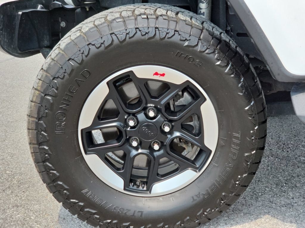 Certified 2021 Jeep Gladiator Overland w/ Popular Equipment Package AWD/4WD image 10