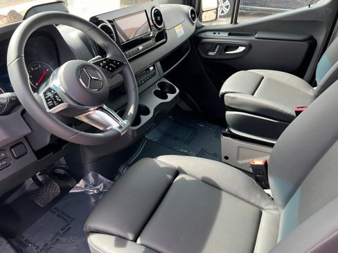 New 2026 Mercedes-Benz Sprinter 2500 image 10