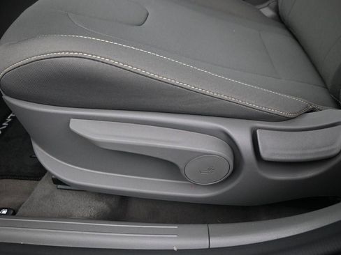 New 2025 Hyundai Elantra Sport image 10