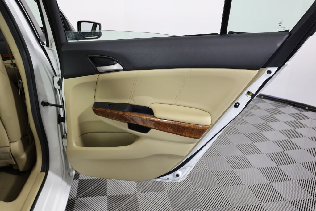 Used 2011 Honda Accord EX-L image 21