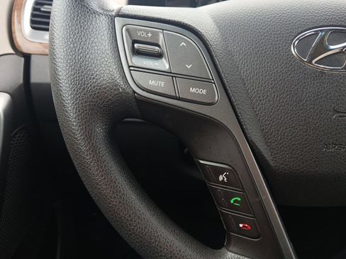 Used 2016 Hyundai Santa Fe SE image 16