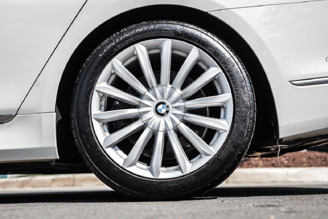 Used 2017 BMW 740i RWD image 17