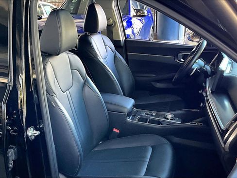 Used 2025 Kia Sorento EX w/ EX Panoramic Sunroof Package image 8