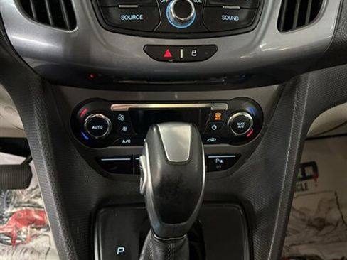 Used 2015 Ford Transit Connect Titanium image 16