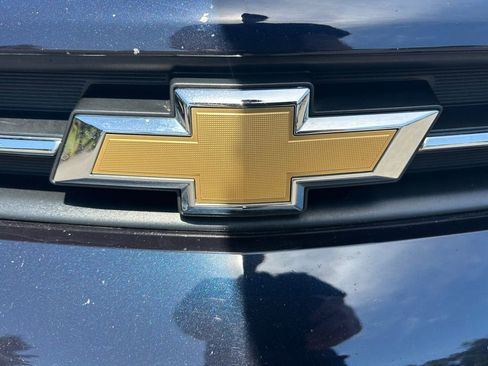 Used 2021 Chevrolet Trax LT w/ Premium Seat Package AWD/4WD image 35