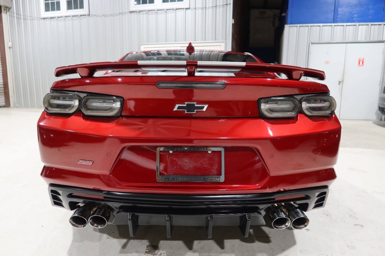 Used 2021 Chevrolet Camaro SS RWD image 4