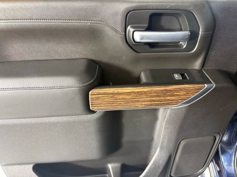 Used 2022 Chevrolet Silverado 2500 High Country w/ Z71 Off-Road Package image 39