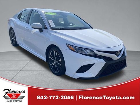Used 2020 Toyota Camry SE FWD image 1