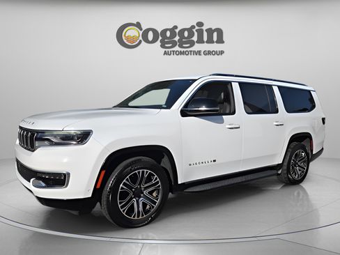 Used 2024 Jeep Wagoneer L Series II RWD image 1