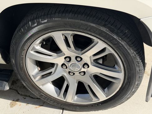 Used 2015 Cadillac Escalade ESV Premium AWD/4WD image 15