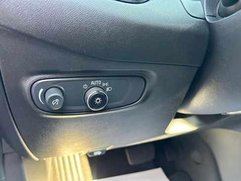 Used 2023 Chevrolet Equinox LT AWD/4WD image 13