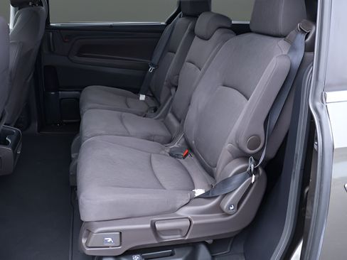 Used 2018 Honda Odyssey EX image 14