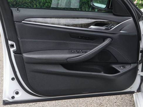 Used 2022 BMW 540i w/ M Sport Package RWD image 17