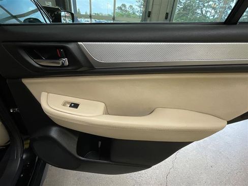 Used 2016 Subaru Outback 2.5i Premium image 16