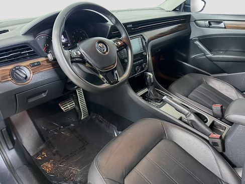 Used 2022 Volkswagen Passat 2.0T image 21