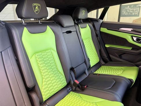 Used 2021 Lamborghini Urus image 29