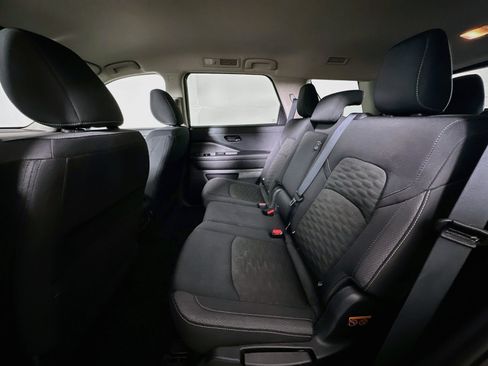 Used 2025 Nissan Pathfinder SV AWD/4WD image 27