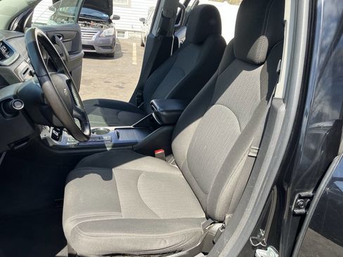 Used 2016 Chevrolet Traverse LT image 25
